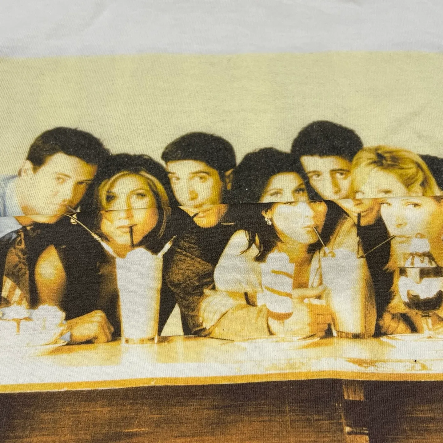 Domestic top printing factory God restores SAINT Mxxxxxx × FRIENDS FRD_SS TEE/FRIENDS/WHT American TV series Friends co-branded short-sleeves White stills TEE Beige S-XL Ready-made garments washed and distressed Correct accessories Friends co-branded wash marks Top purchasing level